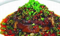 尖椒香肘子
